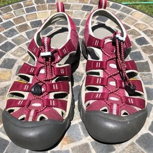 Keens Women’s Size 9